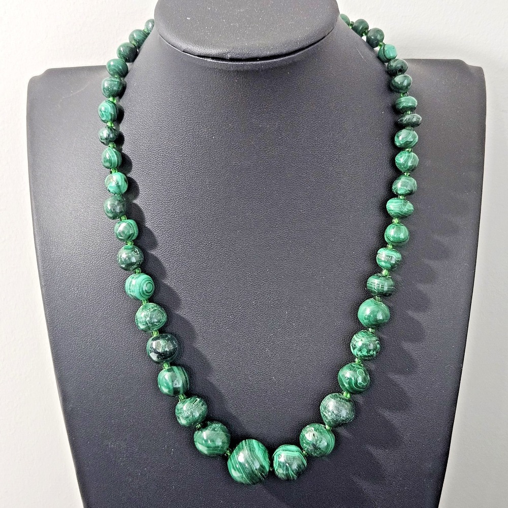 Vintage Malachite Necklace Graduated Green Beaded Stone